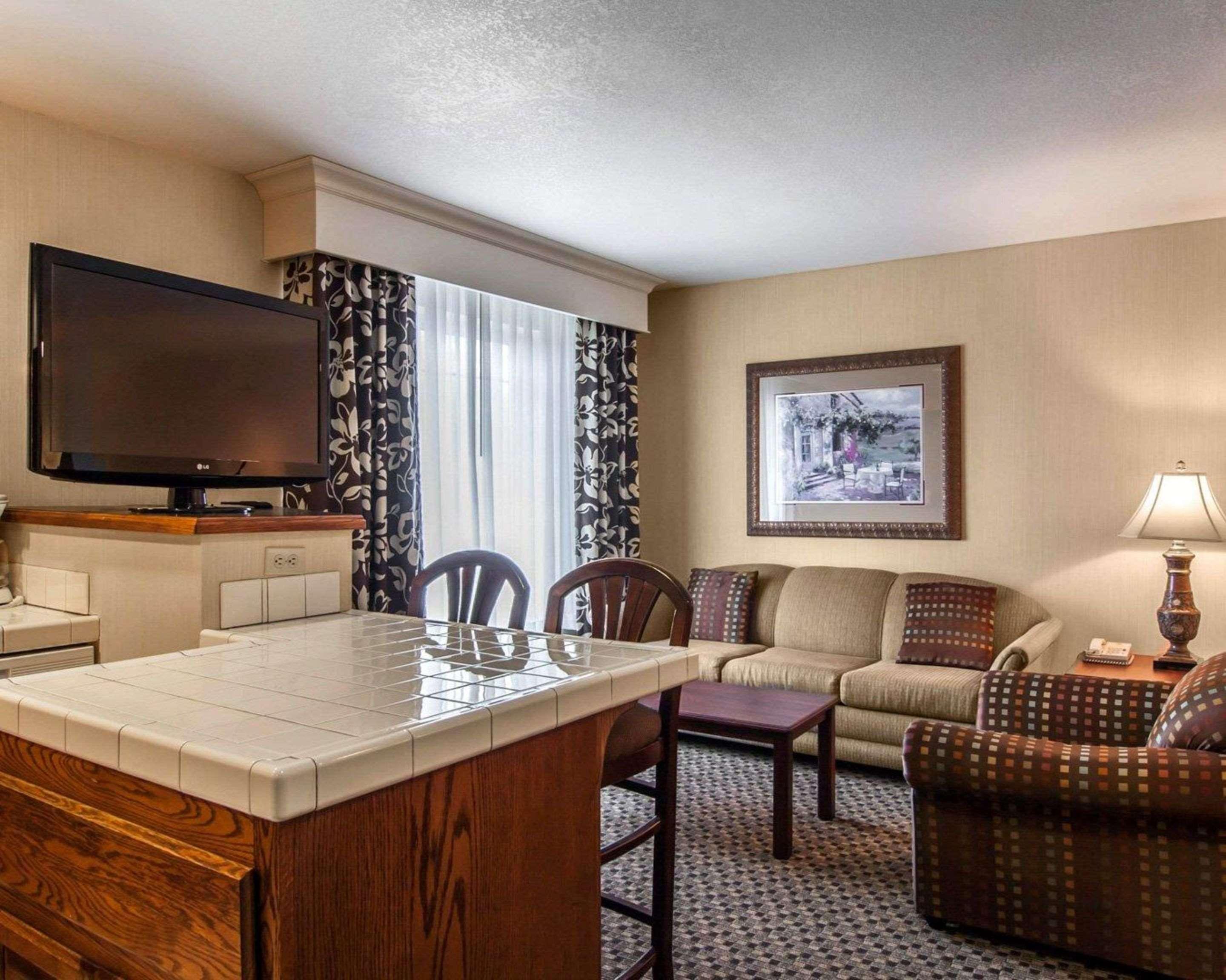 Comfort Suites Корвалис Екстериор снимка